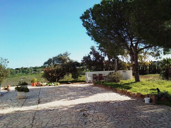 Quinta com Piscina e Vista Mar em Local Calmo Vila. Casa e apartamentos para vender