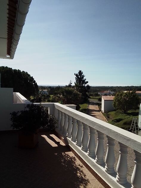 Quinta com Piscina e Vista Mar em Local Calmo Vila. Casa e apartamentos para vender