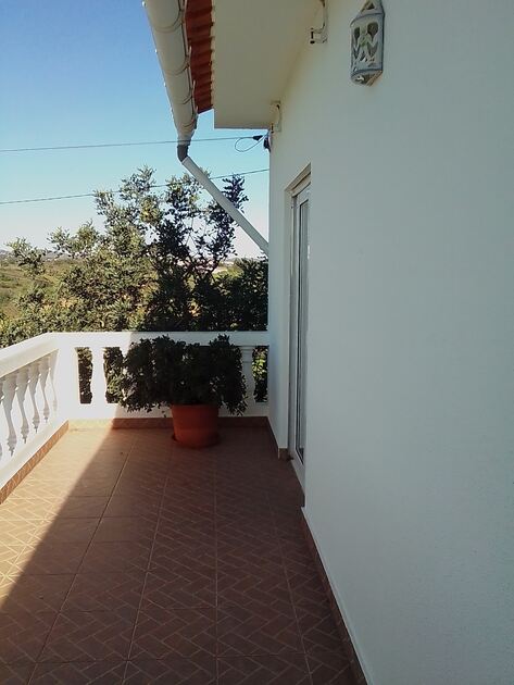 Quinta com Piscina e Vista Mar em Local Calmo Vila. Casa e apartamentos para vender