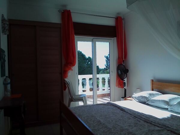 Quinta com Piscina e Vista Mar em Local Calmo Vila. Casa e apartamentos para vender