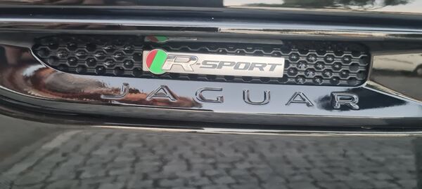 🐆 Jaguar XE R.Sport 2.0D. Carros