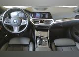 BMW 330e com apenas 35 000 km. Carros