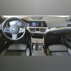 BMW 330e com apenas 35 000 km. Carros