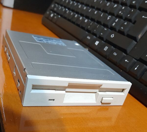 Leitor de disquetes. Outros (Componentes)