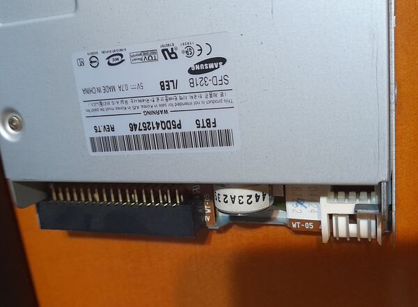 Leitor de disquetes. Outros (Componentes)