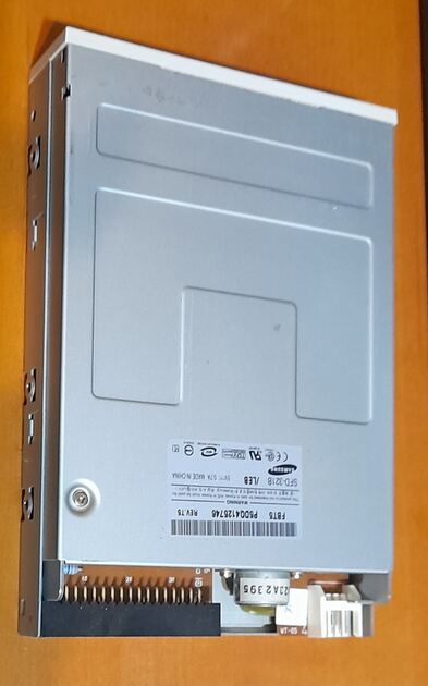 Leitor de disquetes. Outros (Componentes)