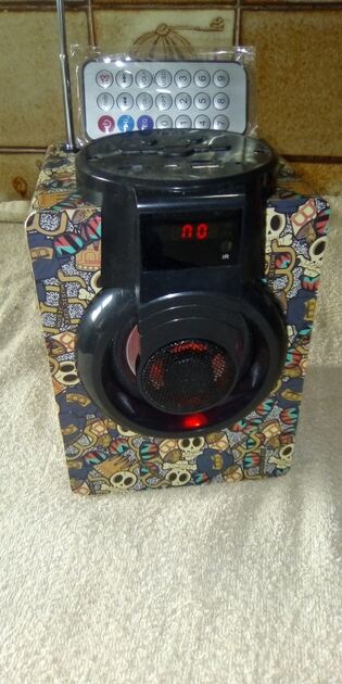 COLUNA portatil com Comando. Colunas Wi-fi e Bluetooth