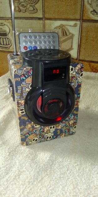 COLUNA portatil com Comando. Colunas Wi-fi e Bluetooth