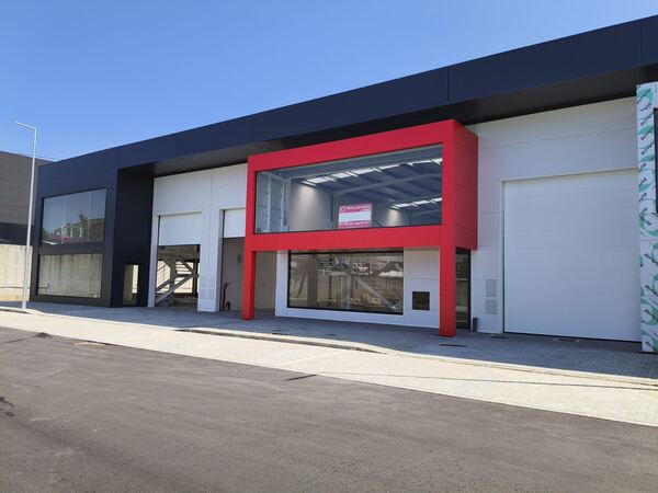 Pavilhões novos na zona industrial de Esposende (2. Lote