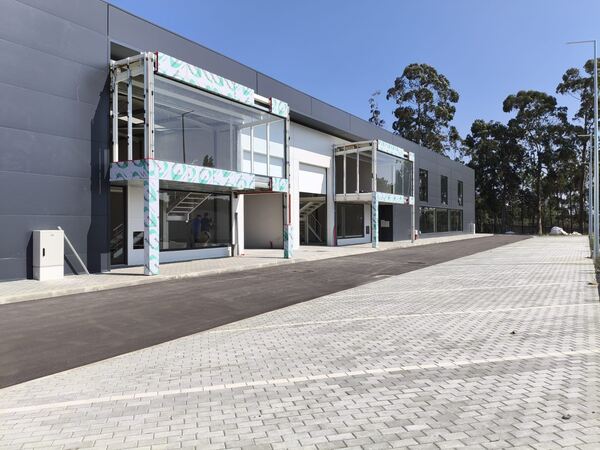 Pavilhões novos na zona industrial de Esposende (2. Lote