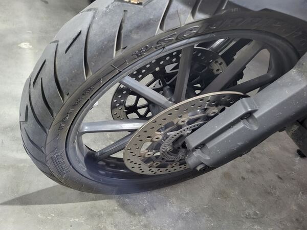 Triumph Tiger 1200 . Motos