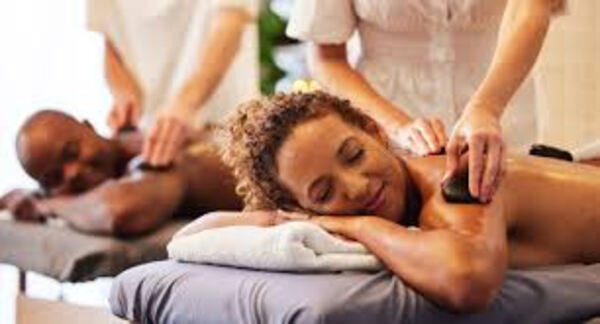 Massagens de relaxamento corporal. Terapias e Massagens