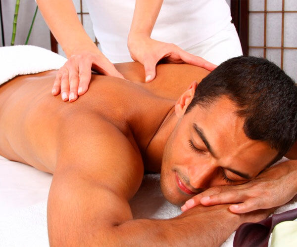 Massagens de relaxamento corporal. Terapias e Massagens