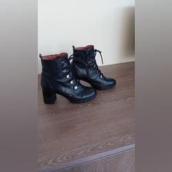 Vendo botins da Hispanitas . Botas e botins