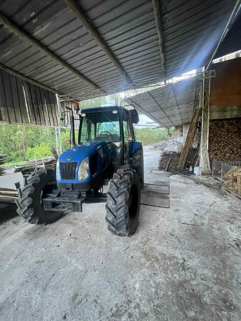 Trator New Holland . Tratores