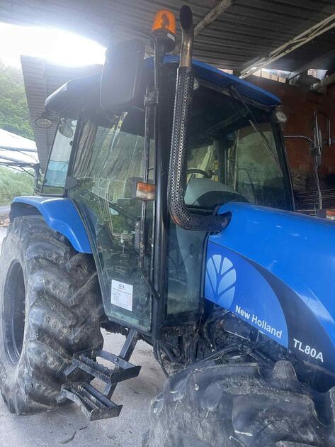 Trator New Holland . Tratores