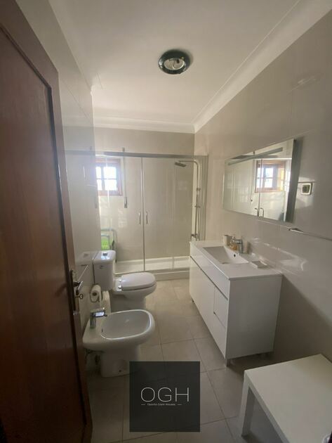 Moradia V5 ao centro de Gondomar, excelentes áreas. Casa e apartamentos para vender