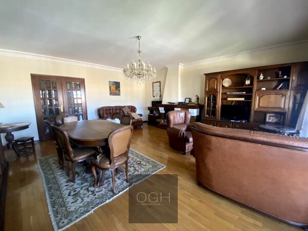 Moradia V5 ao centro de Gondomar, excelentes áreas. Casa e apartamentos para vender