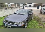 volvo v40 Diesel. Carros