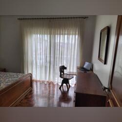 Quarto Estudante . Ofereço Quarto para Arrendar. Valongo. 14 m2 1 quarto Cama de casal   1 banho Longo (12+ meses) Andar intermédio Internet Mobiliado Quarto privado Limpeza incluída Proibido fumar