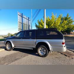 VENDO MITSUBISHI . Carros.     