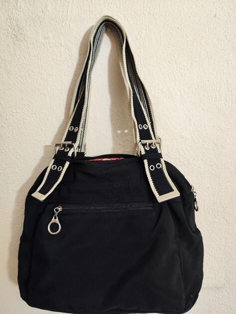 Bolsa preta em tecido . Outras Malas