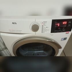 Máquina de secar roupa da AEG 8kg bomba de calor A. Máquinas de Lavar Roupa. Amadora. AEG 8 kg Classe energética A   Muito bom
