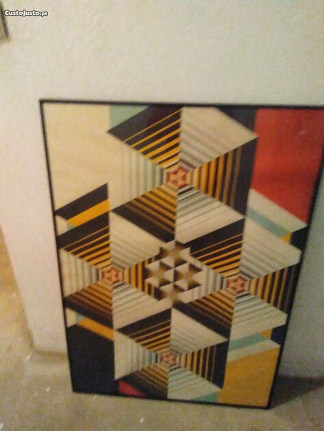 Quadro geométrico, com vidro e moldura. Quadros
