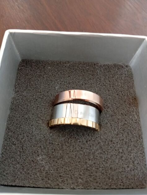 Anel Calvin Klein.. Anéis