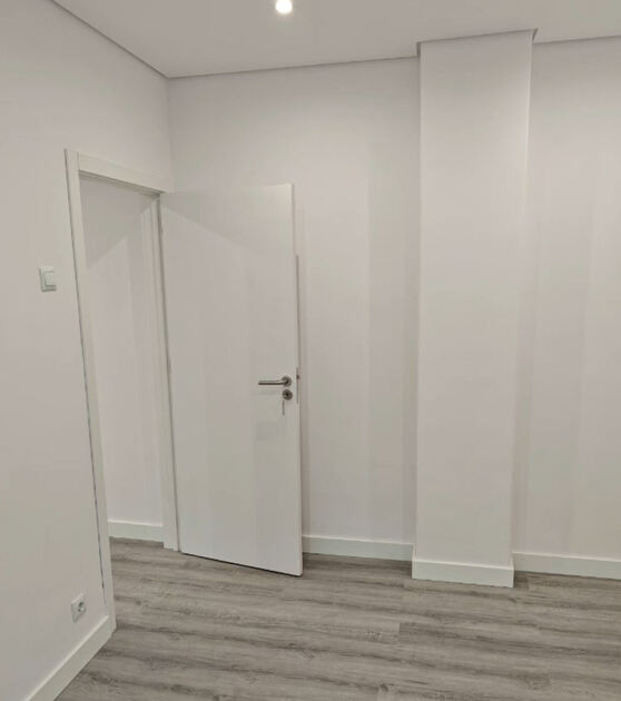 Apartamento T1 na Reboleira Totalmente Remodelado. Casa e apartamentos para vender