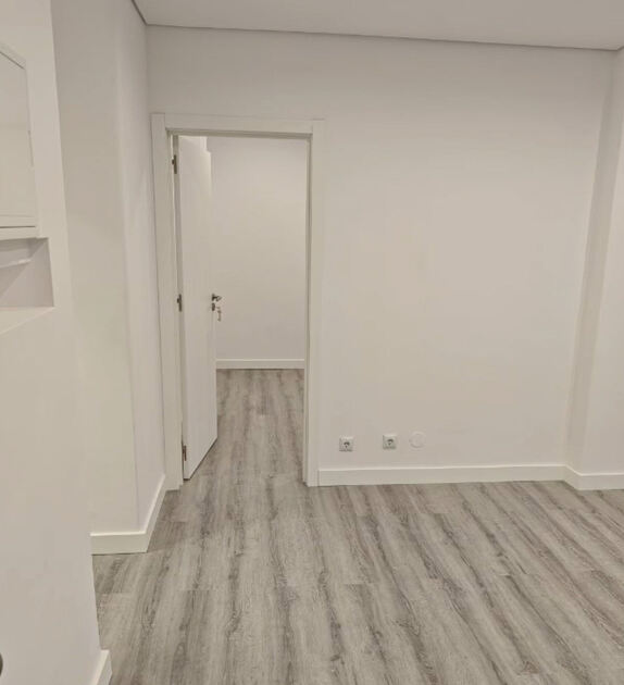 Apartamento T1 na Reboleira Totalmente Remodelado. Casa e apartamentos para vender