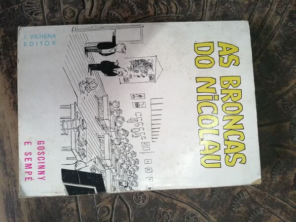 livro antigo, as broncas de Nicolau, goscinny. Livros