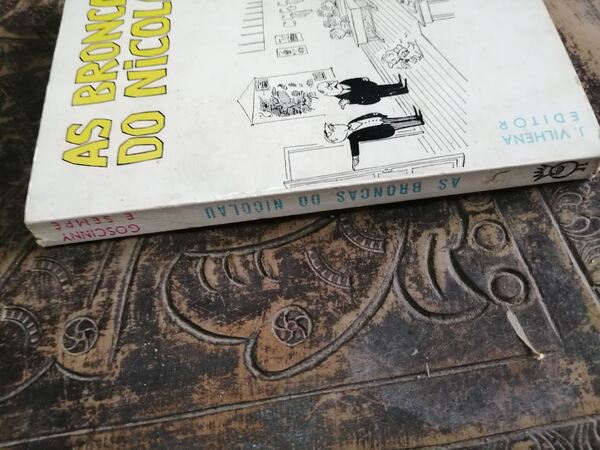 livro antigo, as broncas de Nicolau, goscinny. Livros