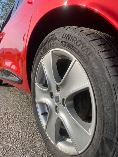 Renault Clio IV. Carros