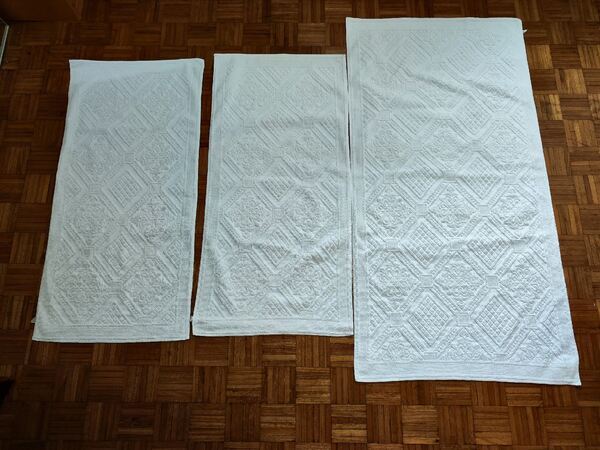 Terno de tapetes de quarto ou outro, branco em algodão . Carpetes e Tapetes