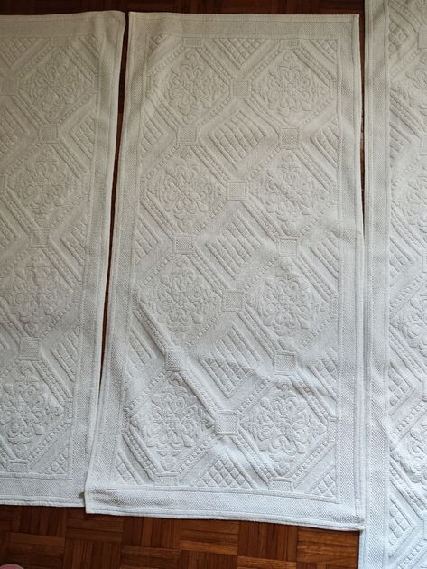 Terno de tapetes de quarto ou outro, branco em algodão . Carpetes e Tapetes