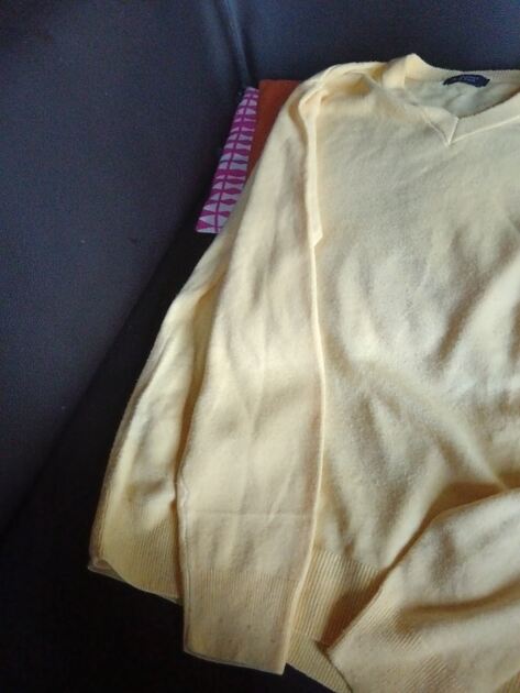 Suéter Vintage Armani Jeans – Lã Virgem – Amarelo (Ano 2000)
. Camisolas