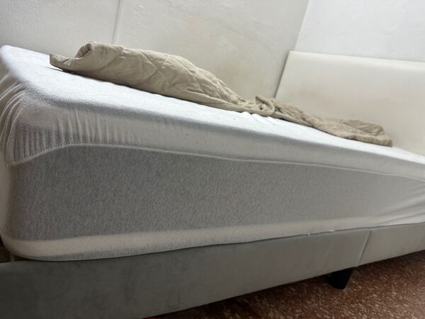 Colchão a venda e cama de oferta . Colchões