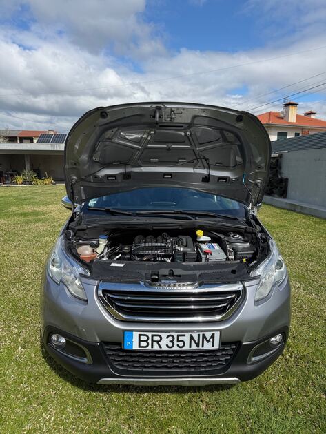 Peugeot 2008 ALLURE. Carros