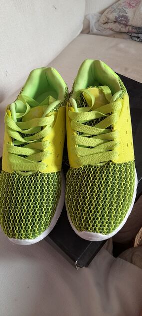 vendo tenis . Desportivos