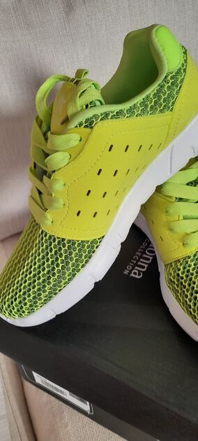 vendo tenis . Desportivos