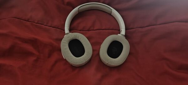 Fones Bluetooth Brancos - Usados, em Ótimo Estado . Auscultadores