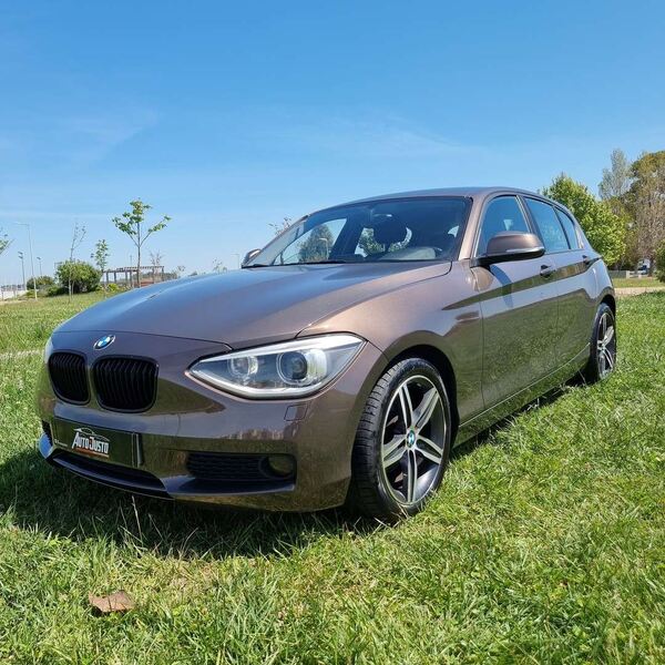 BMW 116D Sport. Carros