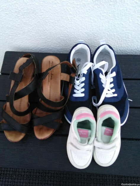 Sapatilhas e Sandálias/ os tres pares 15 eur. Outros (Calçados femininos)