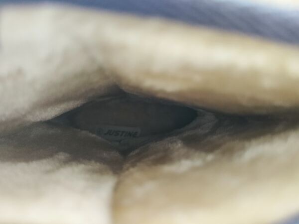 Botas estilo Pantufa acinzentadas n 41 da Justine . Botas e botins