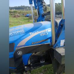 Tractor Landini com carregador . Tratores