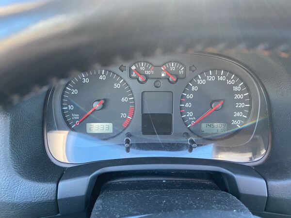 Volkswagen Golf. Carros