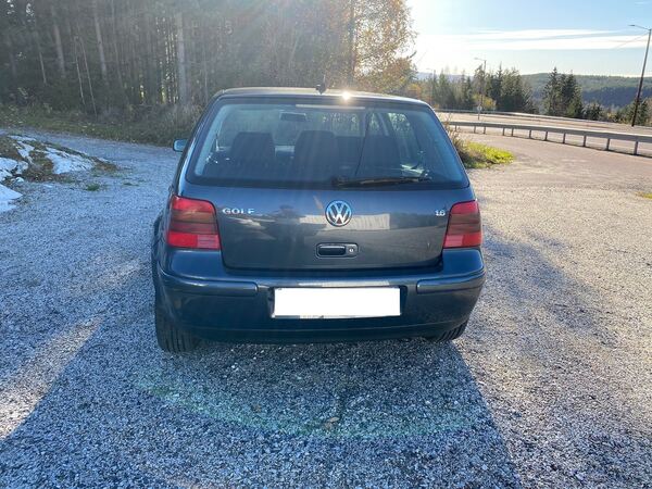 Volkswagen Golf. Carros