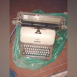 Vendo maquina de escrever muito antiga. Máquina de escrever