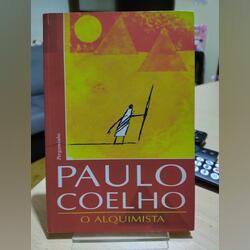 Livro “O alquimista”. Livros